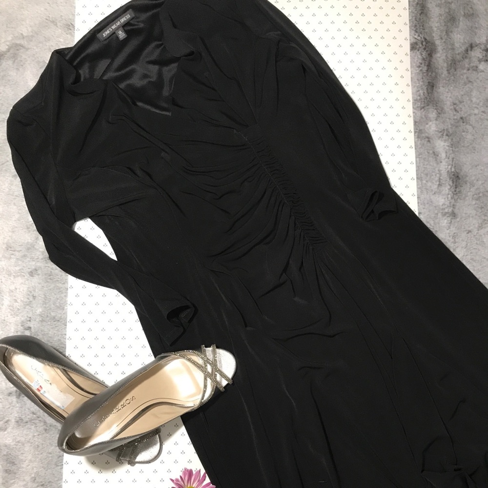 Size 14 black 3/4 sleeve black dress